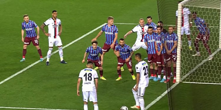 Kural hatası tartışması; Beşiktaş federasyona gidiyor!