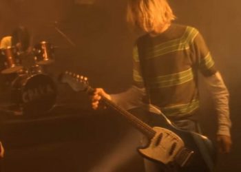 Kurt Cobain'in Smells Like Teen Spirit'in klibinde çaldığı gitar müzayedeye çıkıyor