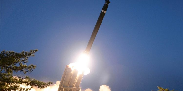 Kuzey Kore 'taktik güdümlü füze' denedi