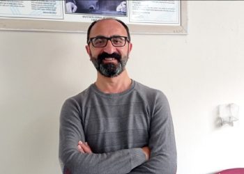 Kürtçe konuştuğu için sürgün edilen öğretmene maaş kesme cezası