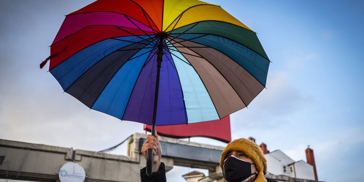 LGBTİ’lerle ilgili etkinlik düzenleyen derneğe kapatma davası