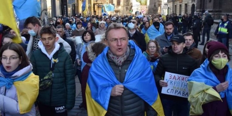 Lviv Belediye Başkanı: Ukrayna'da artık güvenli ya da güvensiz diye bir yer kalmadı