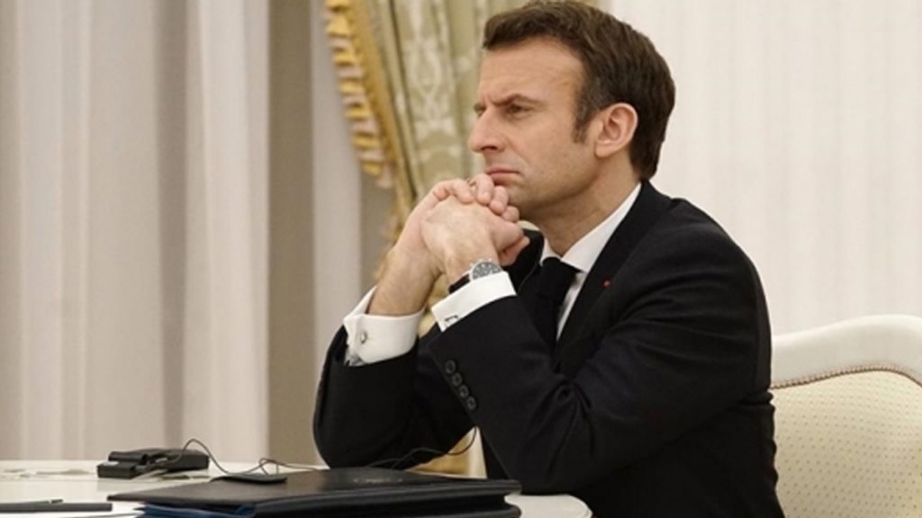 Macron, Polonya Başbakanı'nın eleştirilerini "skandal" olarak tanımladı