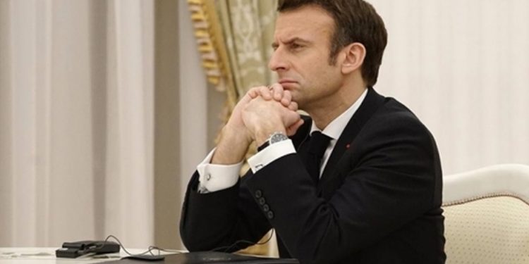 Macron, Polonya Başbakanı'nın eleştirilerini "skandal" olarak tanımladı