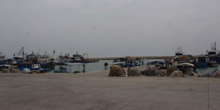 Maliyetler nedeniyle balığa çıkamayan balıkçılar teknelerini satıyor