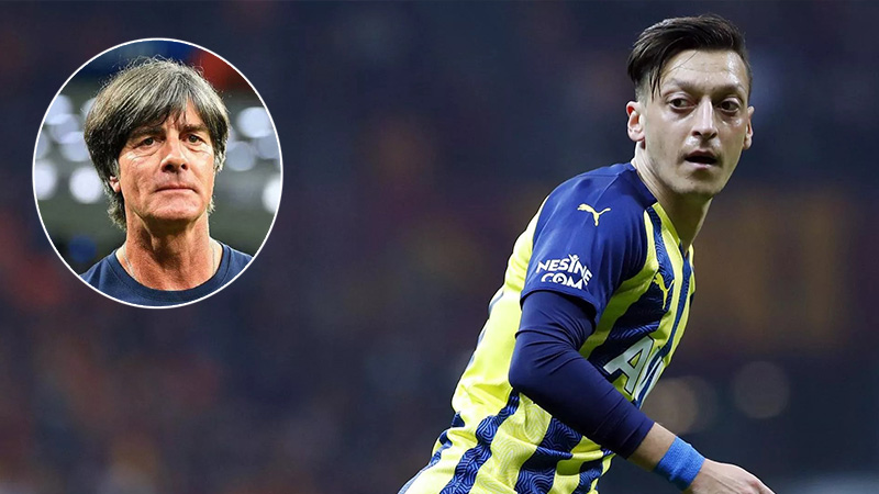 Mesut Özil'in geleceği Joachim Löw'e bağlı