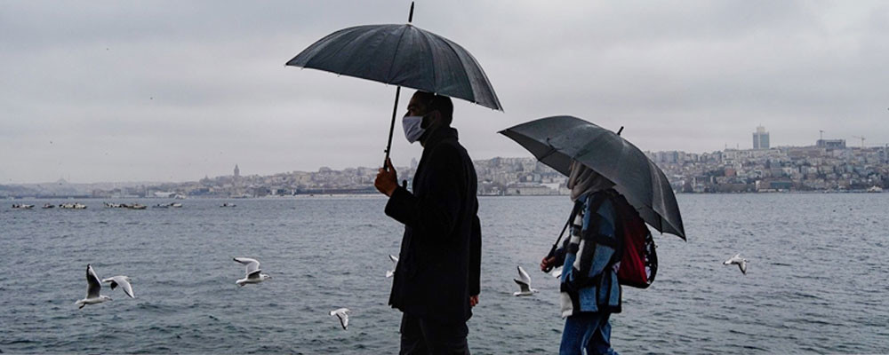 Meteoroloji'den İstanbul ve Ankara dahil birçok il için kuvvetli sağanak uyarısı: Suriye kaynaklı toz taşınımı bekleniyor