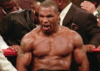 Mike Tyson, kendisini rahatsız eden hayranını darbetti