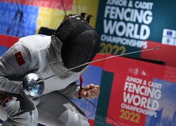 Milli eskrimci Aleyna Ertürk dünya şampiyonu oldu!