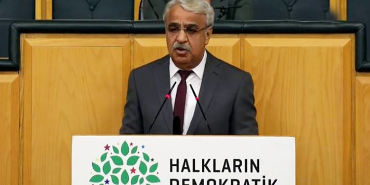 Mithat Sancar’dan 3. yol çıkışı: Kimsenin lütfuna ihtiyacımız yok