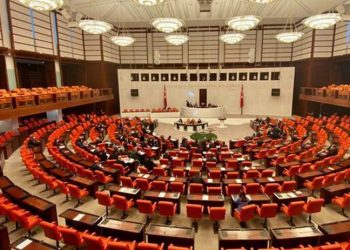 Muhtar maaşına asgari ücret ayarı TBMM'de kabul edildi