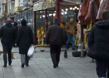 Mülteciler ve Kürtler işsizlik ve yolsuzluk karşısında eziliyor