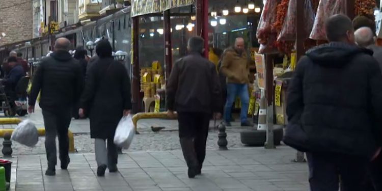 Mülteciler ve Kürtler işsizlik ve yolsuzluk karşısında eziliyor