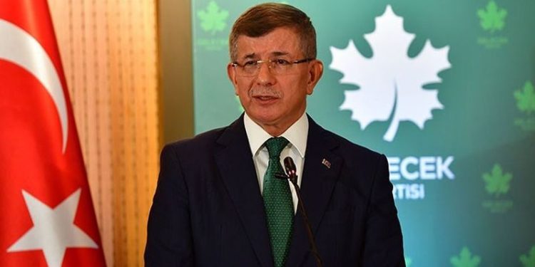 Müşteki listesindeki Davutoğlu Gezi kararlarını eleştirdi