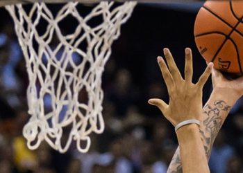 NBA'de Memphis Grizzlies, konferans yarı finaline yükseldi