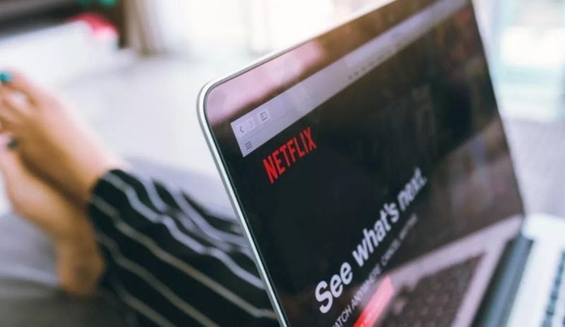 Netflix abone kaybediyor: Şifre paylaşanlar reklam izlemek zorunda kalabilir