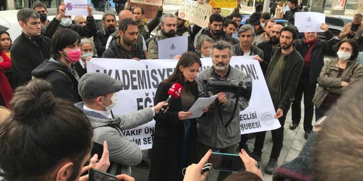 Nişantaşı Üniversitesi’nde 40 akademisyen ‘güvenlik eşliğinde’ işten çıkarıldı