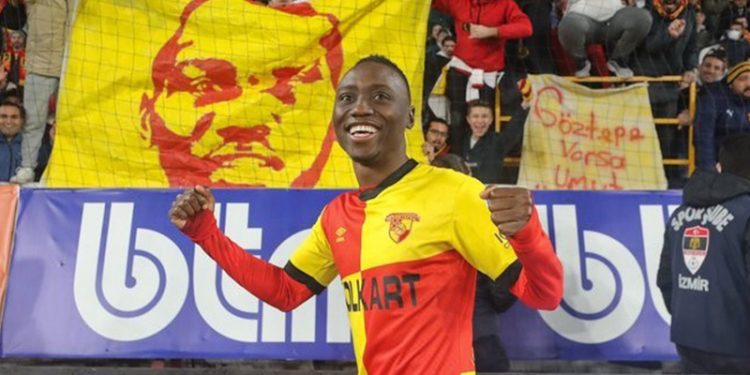Obinna Nwobodo, Göztepe'ye veda etti