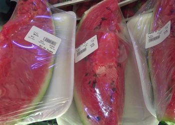 Osmaniye'de market çalışanı: ‘Karpuzun tamamı 250 TL'ye tekabül ediyor, dilim dilim satıyoruz’