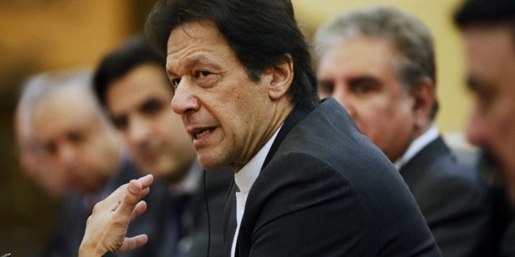 Pakistan Başbakanı Imran Han'ın avukatları, Yüksek Mahkeme'de savunmalarına başladı