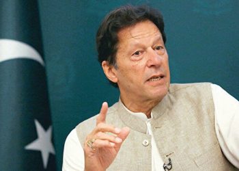 Pakistan Başbakanı Khan güven oylamasıyla düşürüldü; 'ABD komplosu' dedi