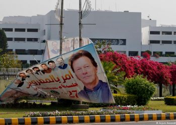 Pakistan'da İmran Han hükümeti düştü