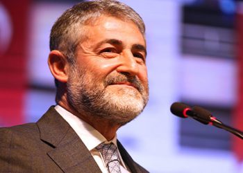 Paylan'dan Nebati’ye Einstein'ın sözü üzerinden gönderme: Aynı şeyleri yapıp farklı sonuçları beklemek ancak aptalların işidir, aptallık etmeyin