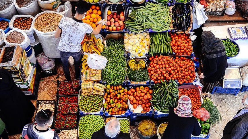 Pazar esnafı: Bir tane domates 8 lira!