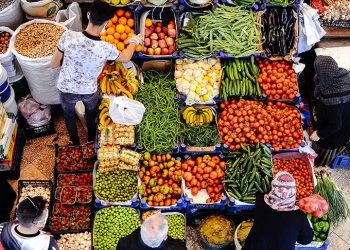 Pazar esnafı: Bir tane domates 8 lira!