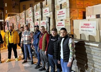 Peker’in Ramazan kolilerini dağıtanlara gözaltı: ‘Polis eskortu koyuyordunuz ne oldu?’