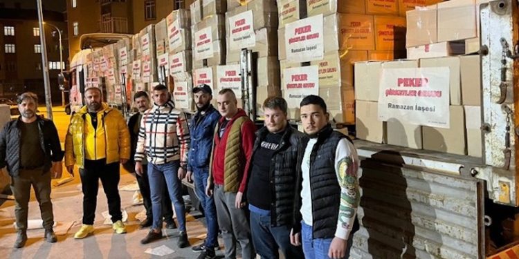 Peker’in Ramazan kolilerini dağıtanlara gözaltı: ‘Polis eskortu koyuyordunuz ne oldu?’