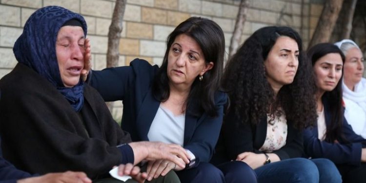 Pervin Buldan, Şenyaşar ailesinin iftarına katıldı