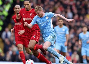 Premier League'in zirvesinde puanlar paylaşıldı