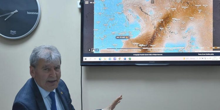 Prof. Dr. Yaşar: Çöl tozu tabakası Koronavirüsün havada kalış süresini artırıyor