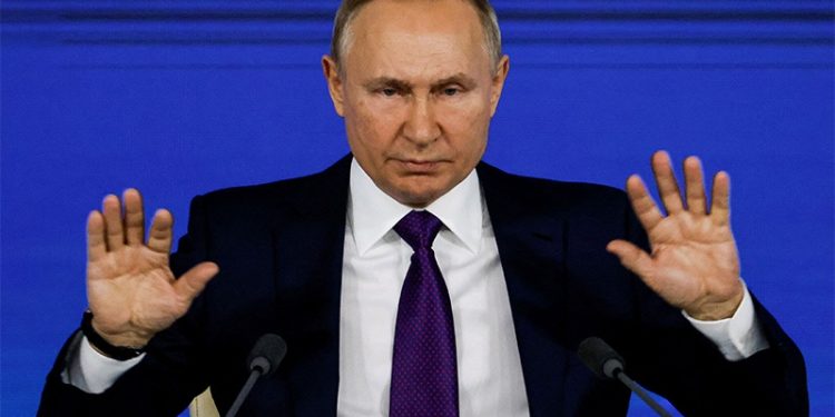 Putin'den oligarklara temettü darbesi: Hisselere yurt dışı yasağı geldi