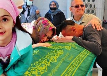 Restorandaki yemek sonrası ölen Ece'nin kardeşi Ege de yoğun bakımda