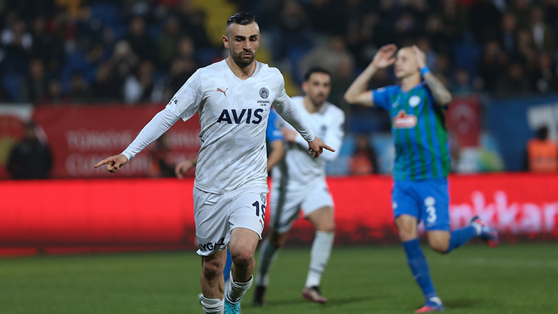 Rize'de hat-trick yapan Serdar Dursun tarihe geçti