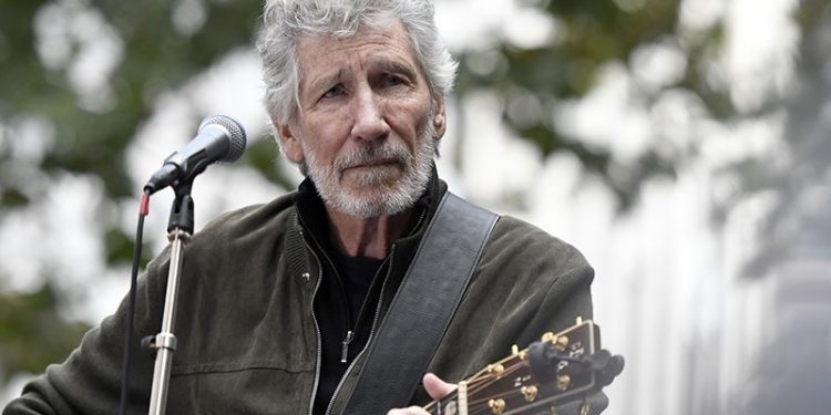 Roger Waters, tutuklu sanatçı Nûdem Durak'a gitarını hediye etmek üzere Türkiye’ye geliyor