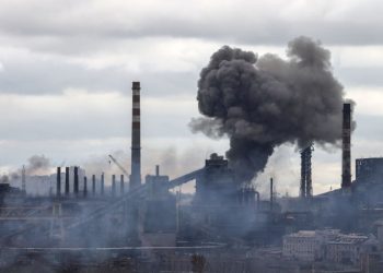 Rusya, Mariupol'de Ukraynalı askerlerin son sığınağı olan Azovstal çelik tesisini vurmaya devam ediyor