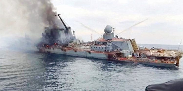 Rusya açıkladı: Moskova'nın batması sonucu bir kişi öldü, 27 kişi kayıp