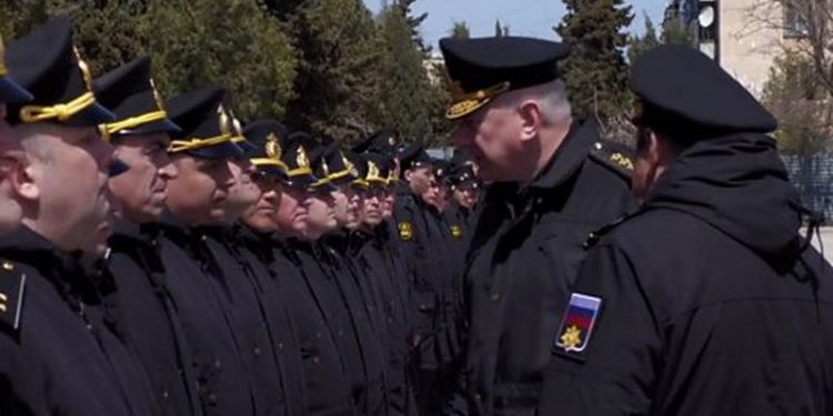 Rusya, 'batırıldığı' belirtilen Moskova kruvazörünün mürettebatına dair görüntü paylaştı