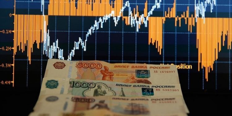 'Rusya petrolden ekstra 3.4 milyar dolar kazandı ama temerrüd kaçınılmaz'