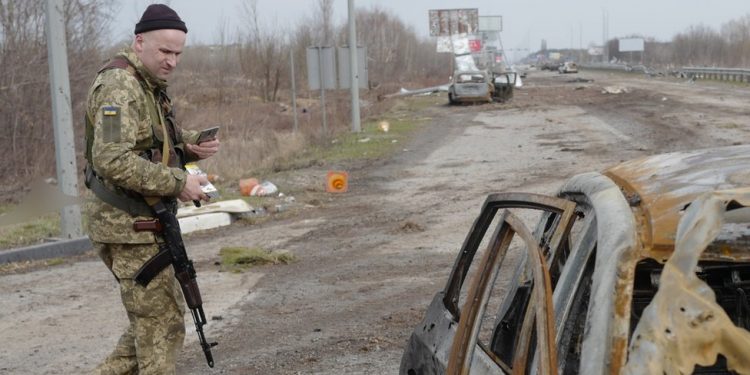 Rusya'nın Ukrayna'yı işgali: Kiev yolundaki korkunç kanıtlar savaş suçlarına işaret ediyor