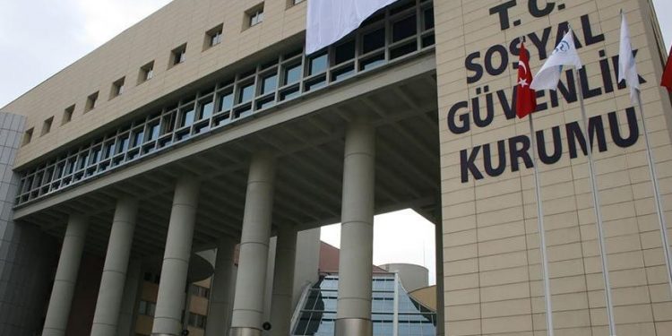 SGK iptal etti, TTB tepki gösterdi: Koronavirüs tedavisi artık ücretli