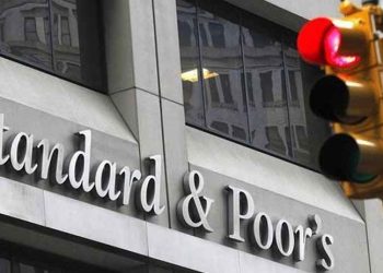 S&P, Türkiye'nin yerel para cinsinden kredi notunu düşürdü