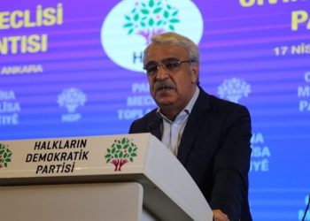 Sancar: AKP'yi çözümsüzlükte ısrar eden geçmiş iktidarların akıbeti bekliyor