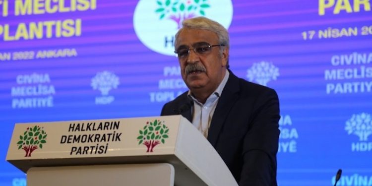 Sancar: AKP'yi çözümsüzlükte ısrar eden geçmiş iktidarların akıbeti bekliyor