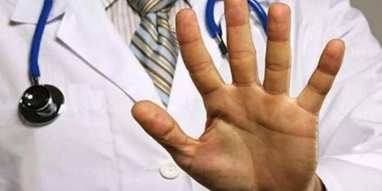 Sağlık-Sen: Mart ayında 38 sağlık çalışanı şiddete uğradı; 14 saldırganın yanına kar kaldı