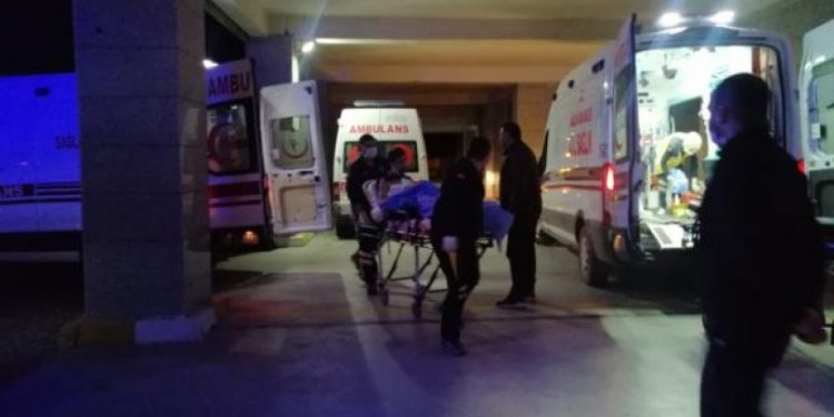 Soma’da işçi servisi dereye devrildi: Yaralılar hastaneye kaldırıldı