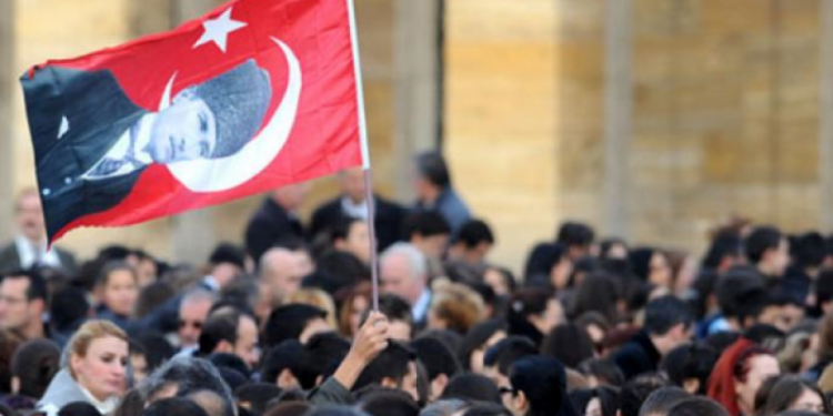 'Sosyal demokrat ve Atatürkçü'yüm' diyenlerin sayısı 'milliyetçi ve muhafazakarım' diyenlerin sayısını geçti